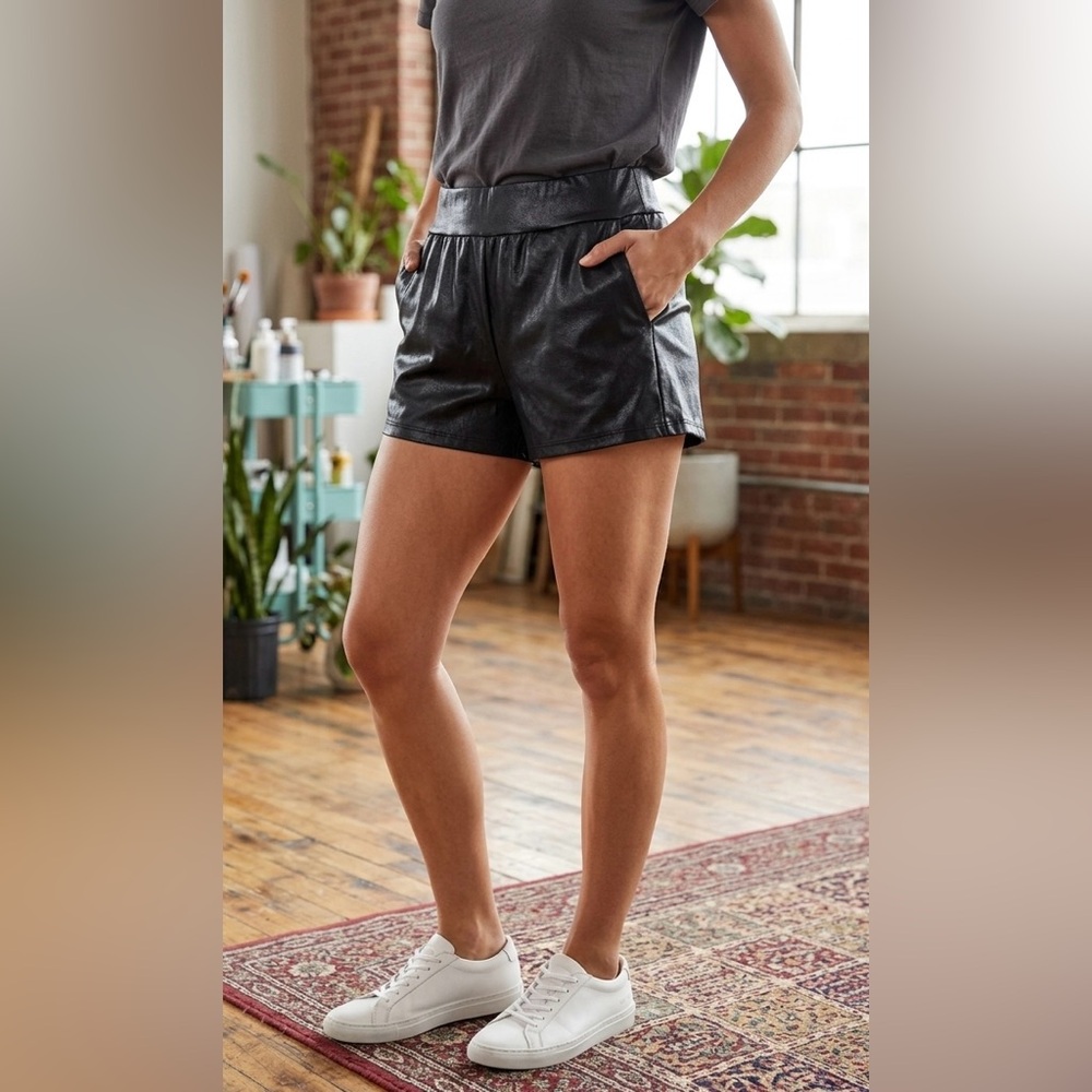 Revolve | Commando Faux Leather jogger Shorts – High-Waist Edgy Chic size S